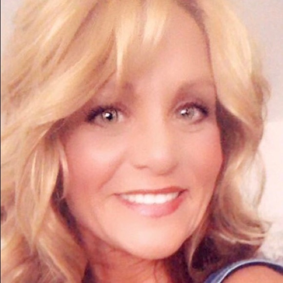 Meet your Posher, Tracy - Picture 1 of 1